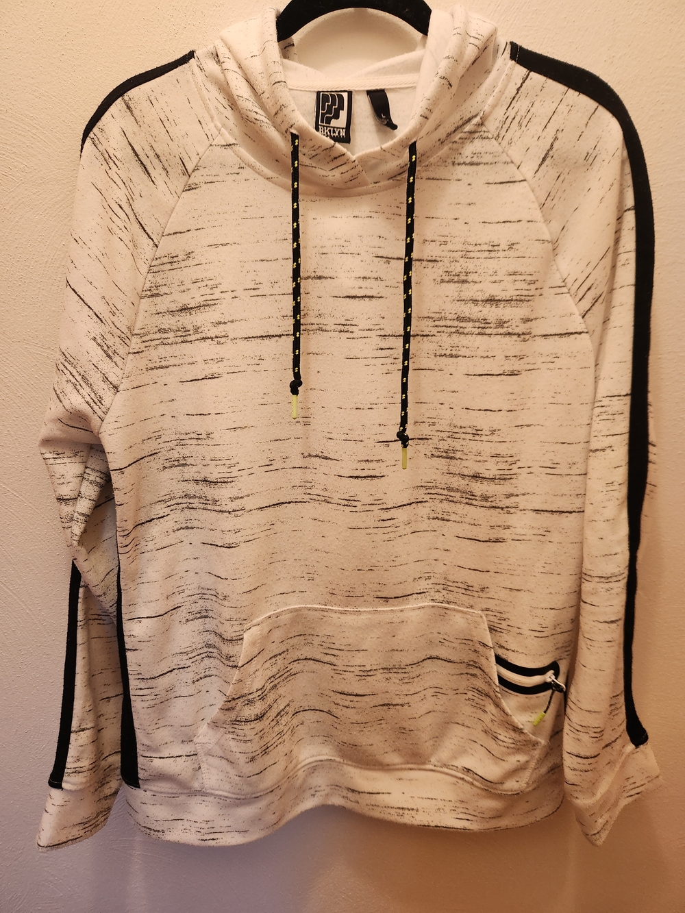 BKLYN Athletic White & Black Marled Pullover Hoodie Size L